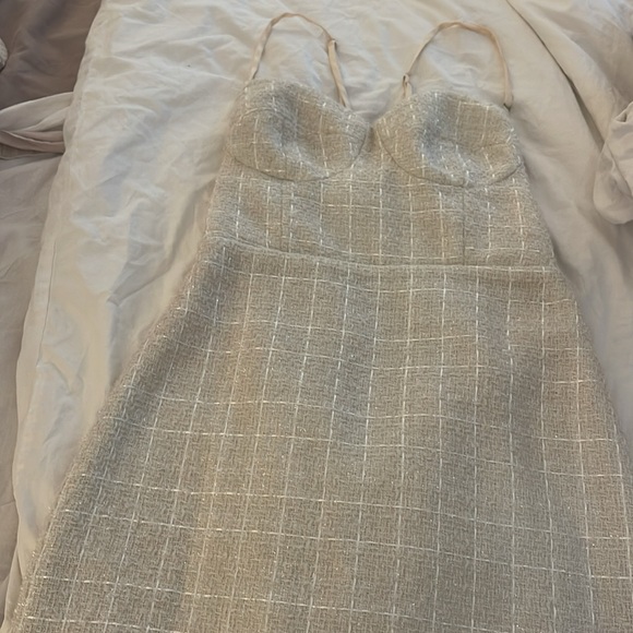 GORGEOUS Lakia dress - Reformation - Used twice - Picture 8 of 14